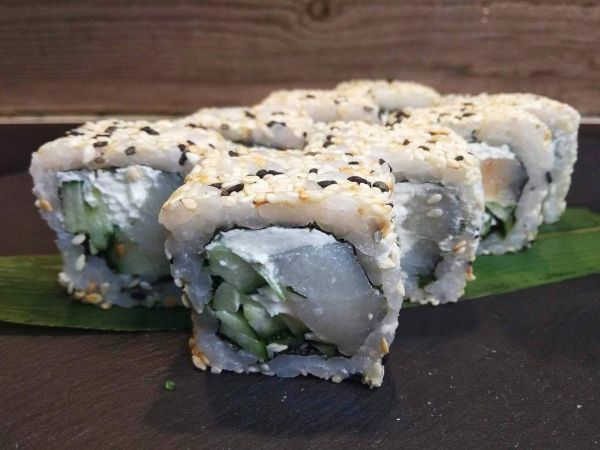 Суші рол Каліфорнія з Масляною рибою Копченою в Кунжуті